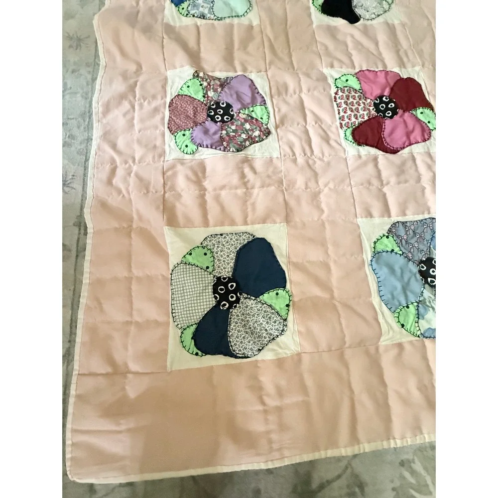 Vintage Handmade Pink Dresden Plate Floral Quilt Hand Stitched Patchwork Throw